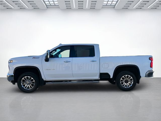 Used 2025 Chevrolet Silverado 2500 LTZ w/ LTZ Premium Package AWD/4WD image 7