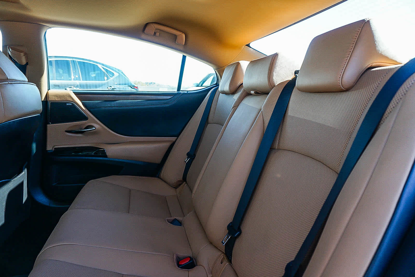 Certified 2023 Lexus ES 350 w/ Premium Package image 17