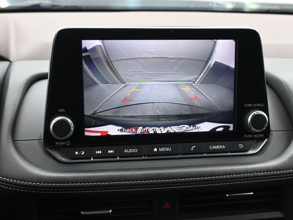 Used 2023 Nissan Rogue SV image 18