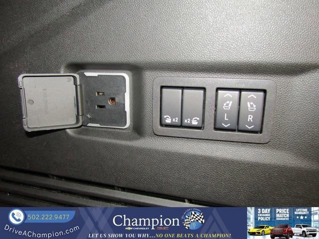Used 2025 GMC Yukon Elevation w/ LPO, Yukon Black Package image 15