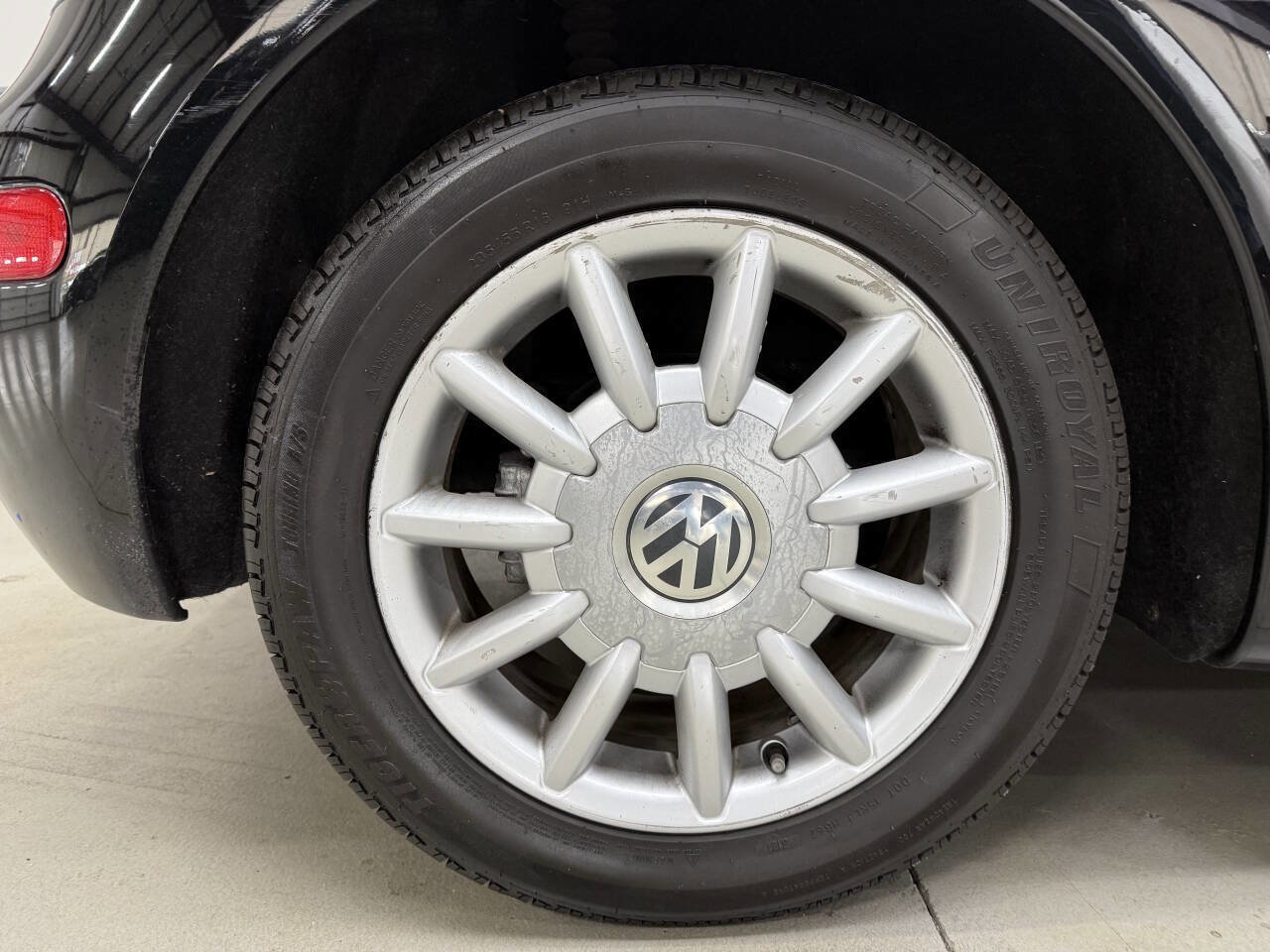 Used 2005 Volkswagen Beetle GLS FWD image 24