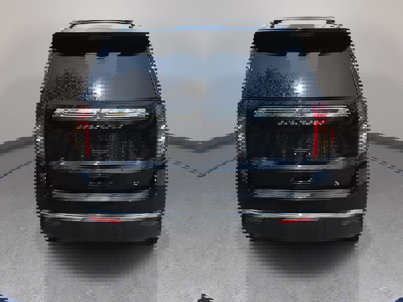 Used 2022 Chevrolet Suburban LT w/ Luxury Package image 6