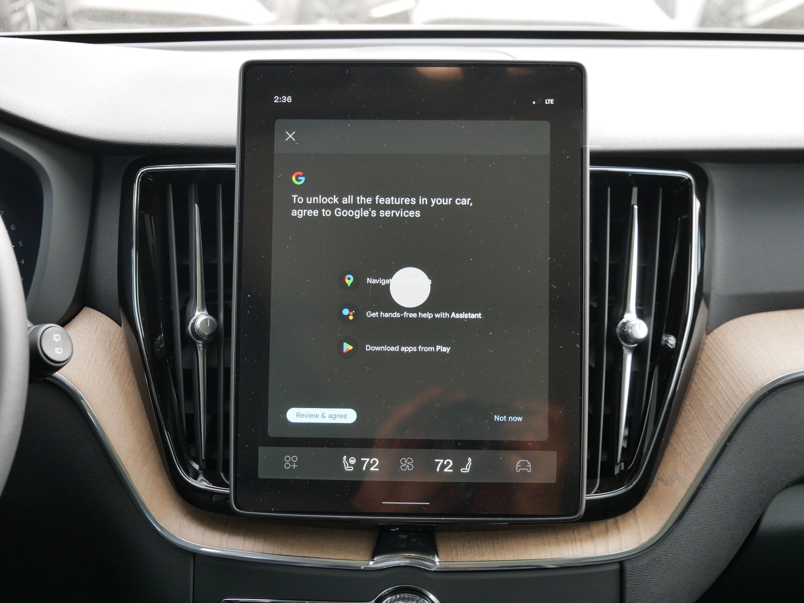 New 2027 Volvo XC60 B5 Plus AWD/4WD image 8