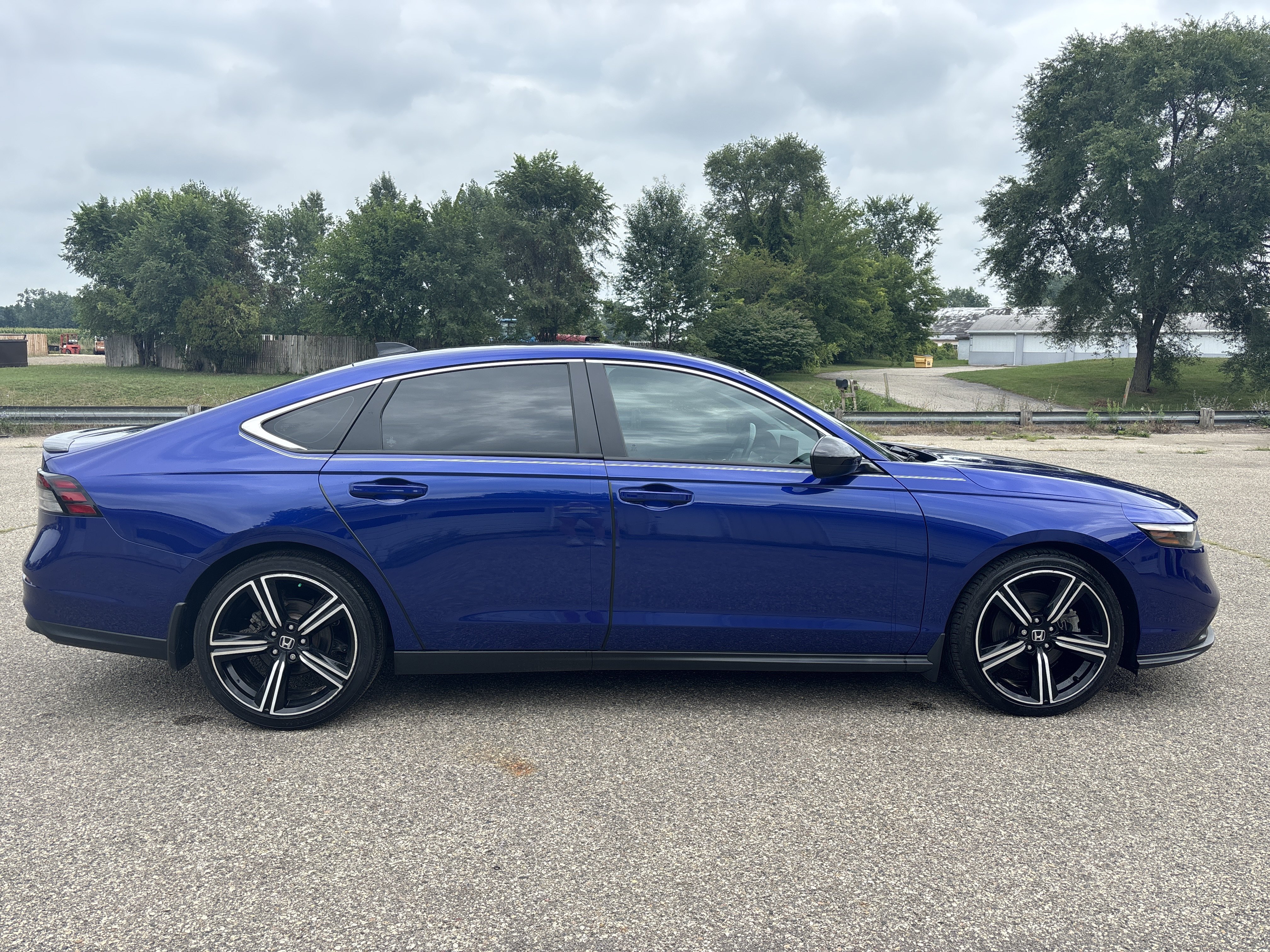 Used 2023 Honda Accord Sport image 2