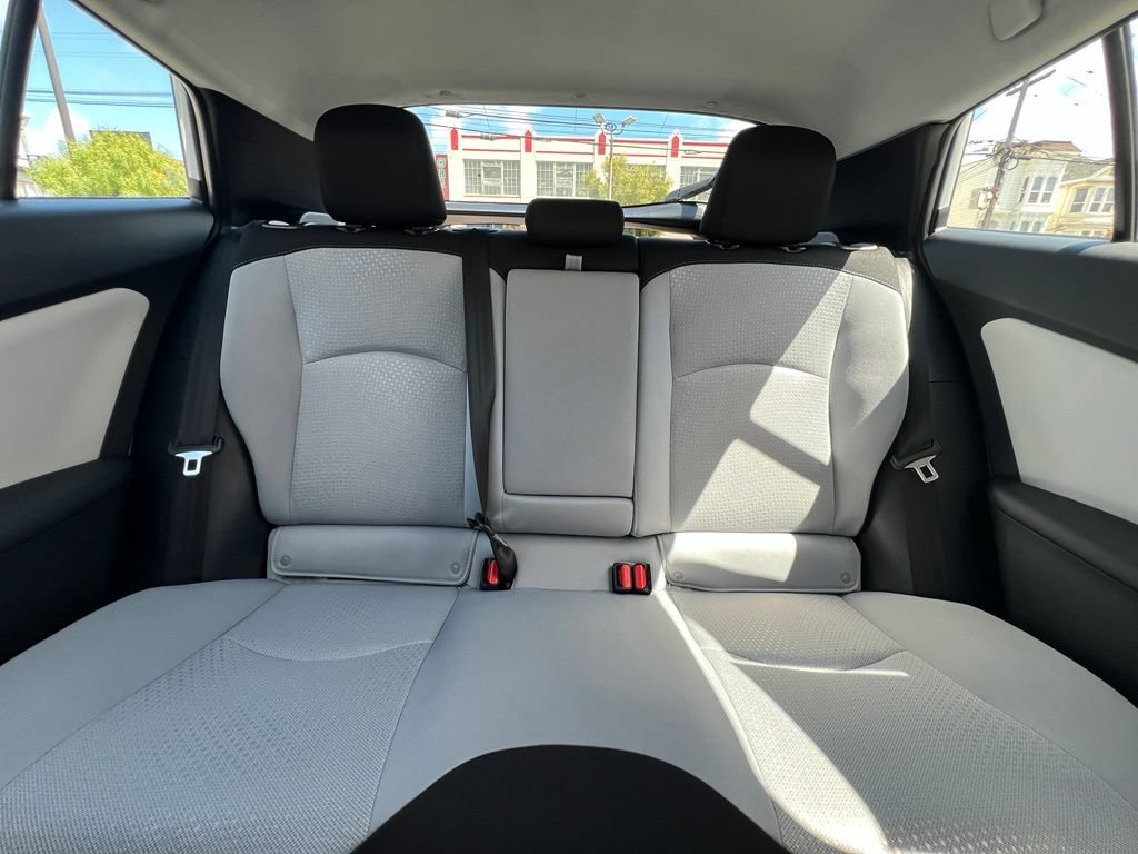 Certified 2022 Toyota Prius LE FWD image 13