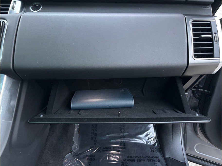 Used 2020 Land Rover Range Rover Sport SE image 48