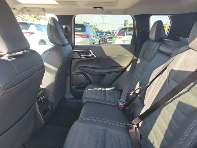 New 2026 Mitsubishi Outlander SE image 14
