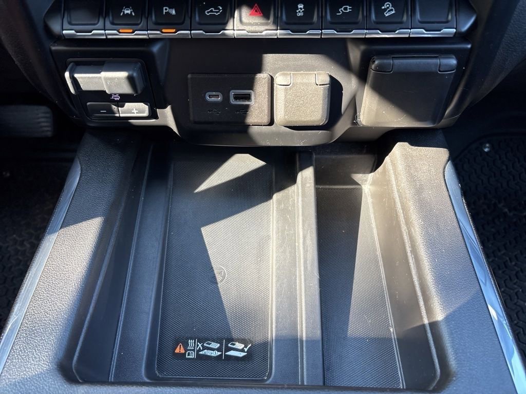 Used 2022 GMC Sierra 1500 AT4 w/ AT4 Preferred Package AWD/4WD image 26