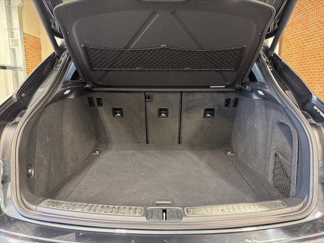 Used 2020 Porsche Macan image 40