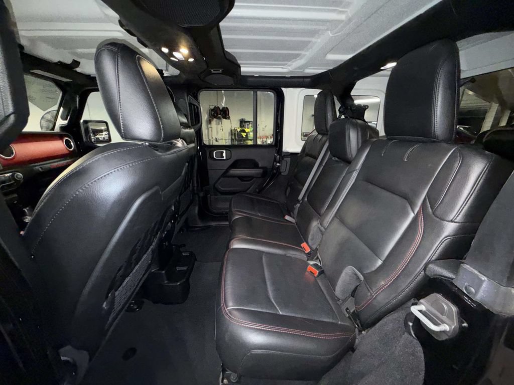 Used 2020 Jeep Wrangler Unlimited Rubicon w/ Dual Top Group AWD/4WD image 18