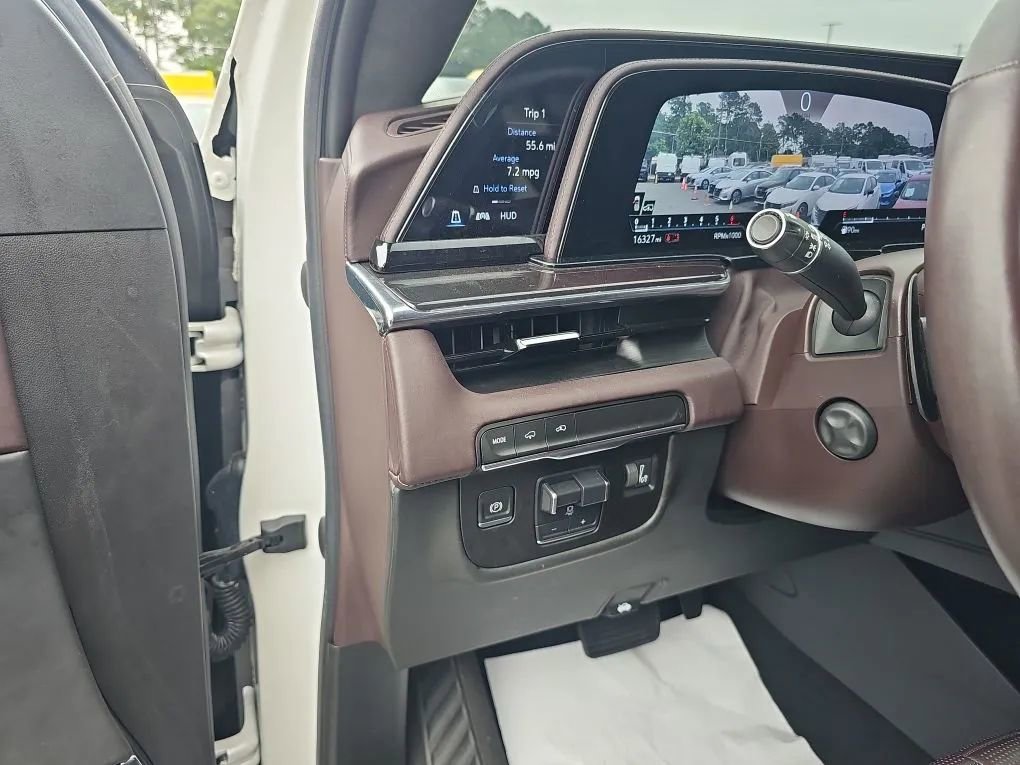 Used 2021 Cadillac Escalade Premium Luxury Platinum image 14