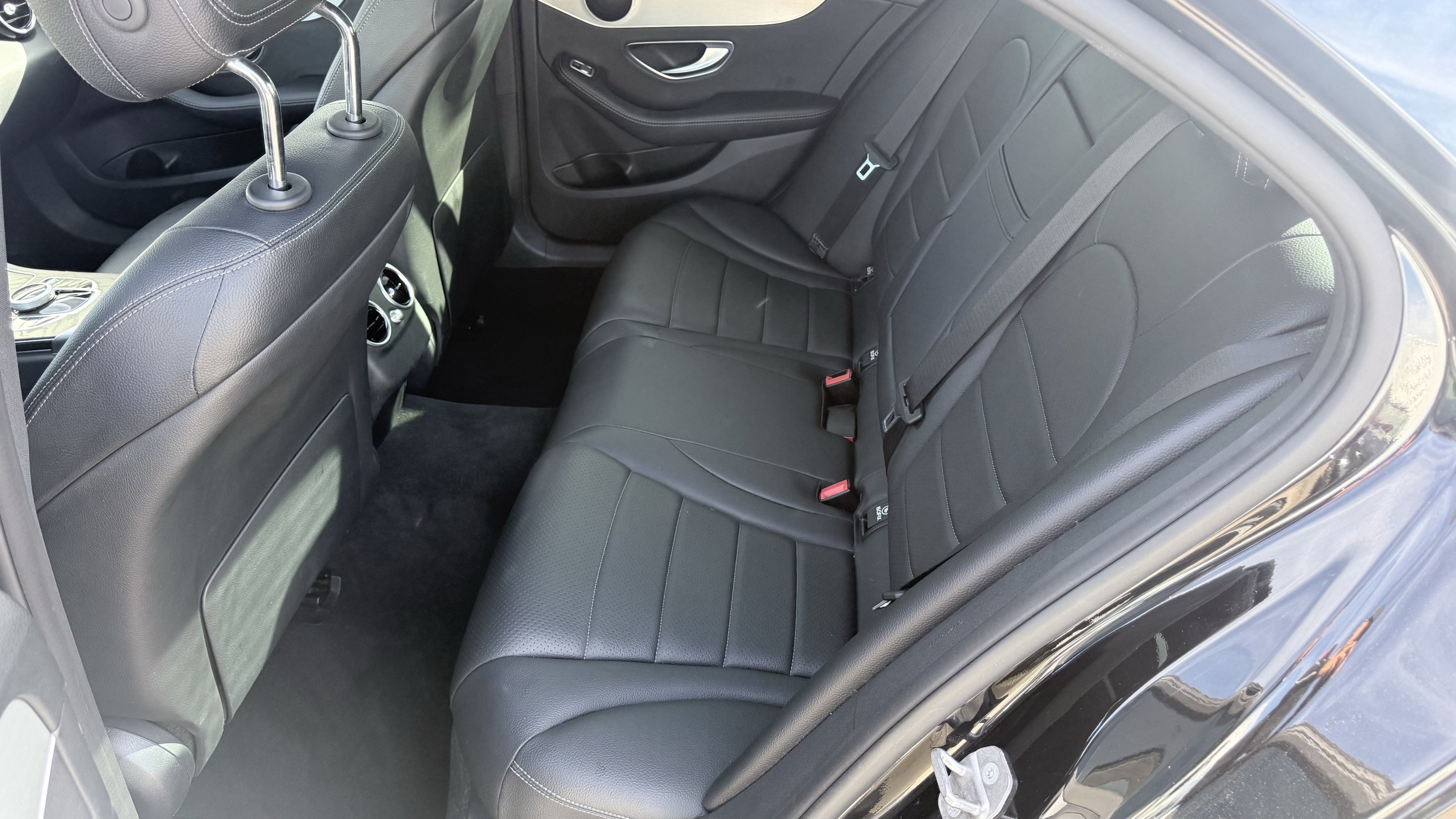 Used 2018 Mercedes-Benz C 300 Sedan w/ Premium Package image 24