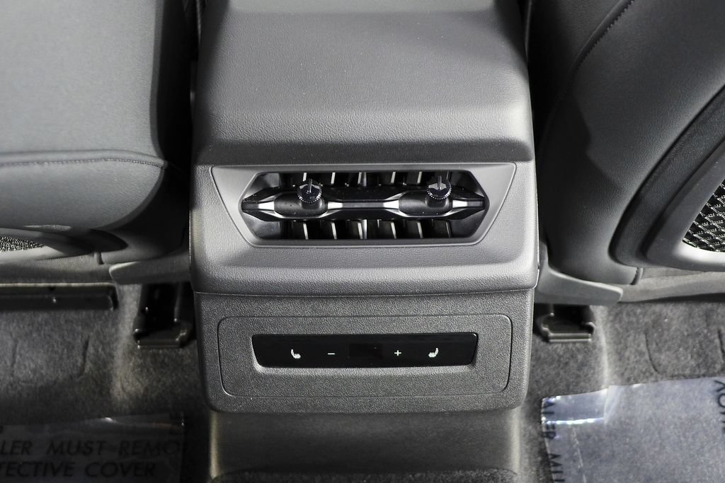 Used 2025 Audi SQ6 e-tron Premium Plus w/ Premium Plus AWD/4WD image 24