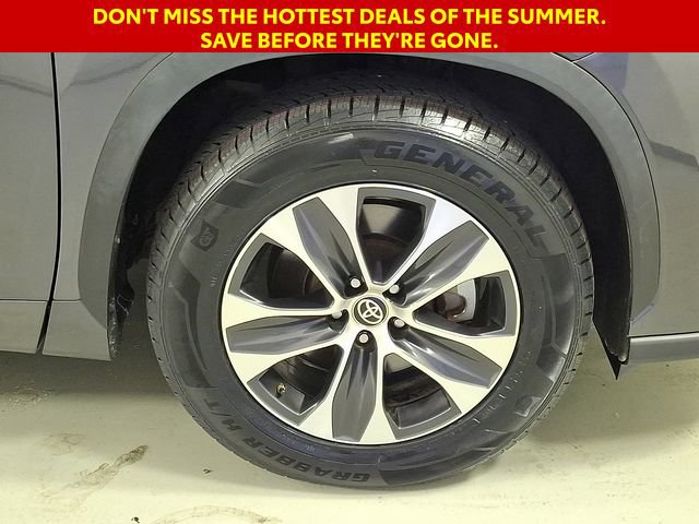 Used 2023 Toyota Highlander XLE FWD image 9