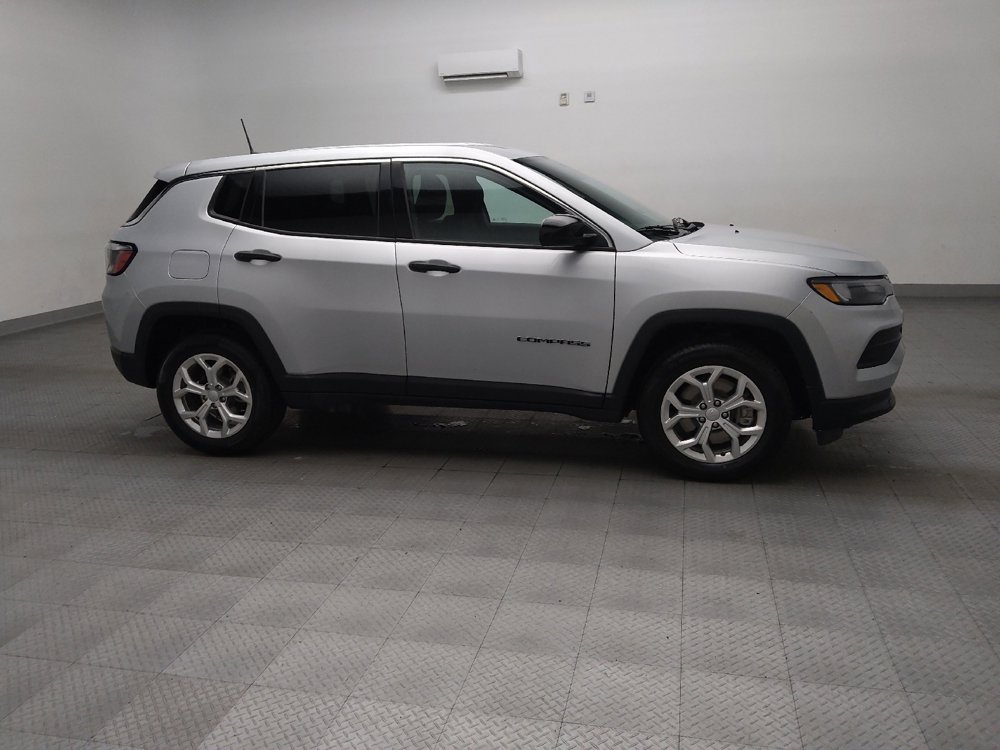 Used 2024 Jeep Compass Sport image 11