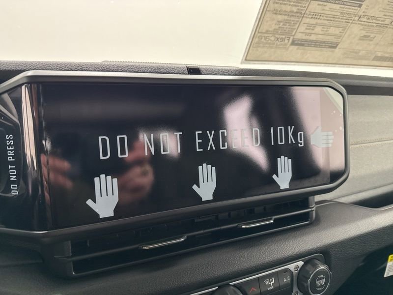 New 2026 Jeep Gladiator Sport image 25