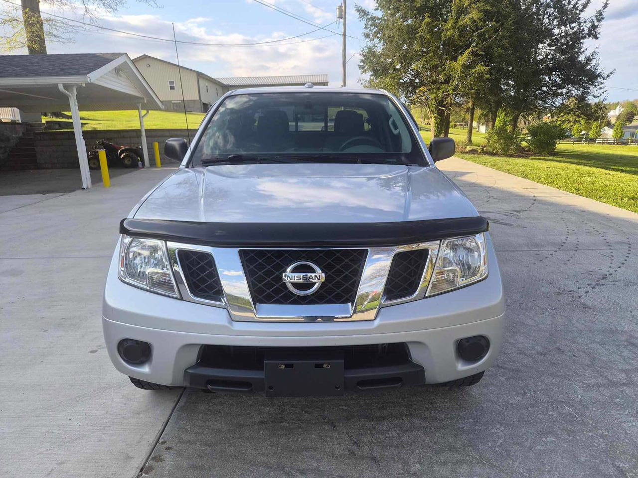 Used 2016 Nissan Frontier SV AWD/4WD image 2