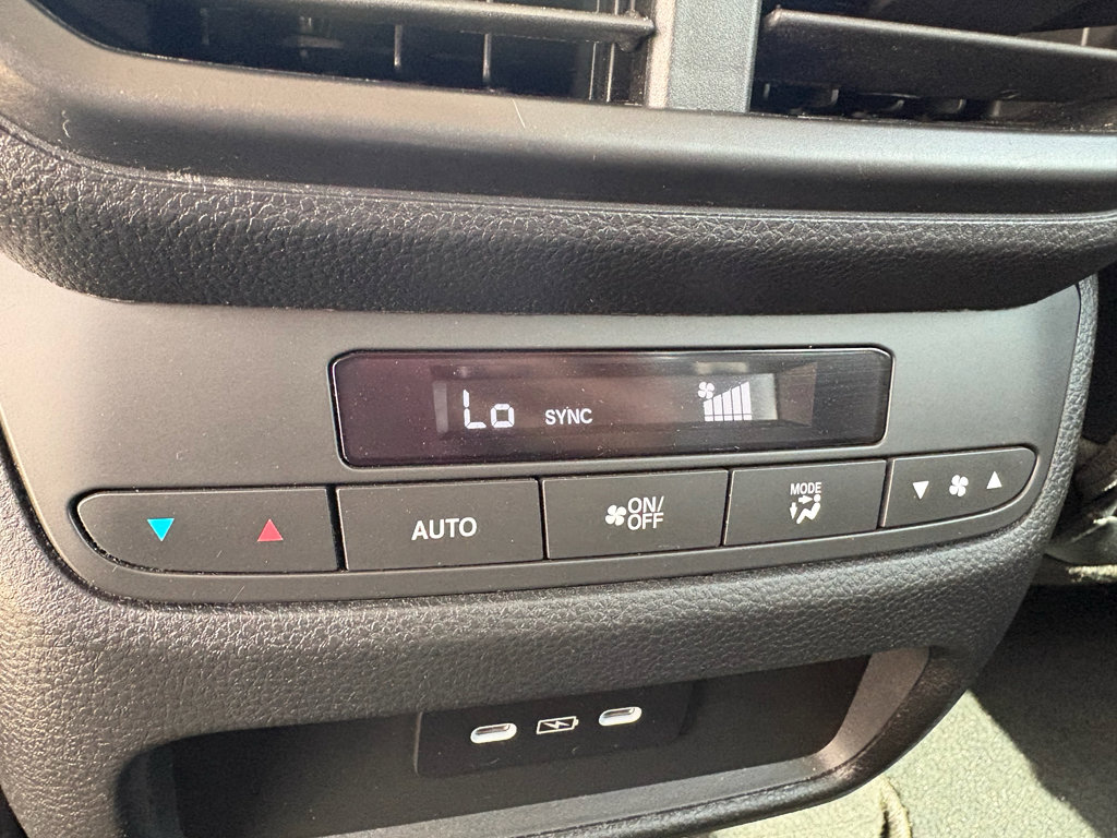 Certified 2024 Honda Pilot Touring image 26