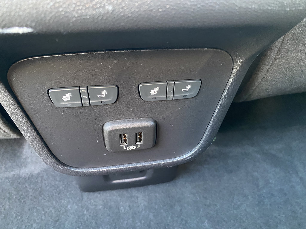 Certified 2024 Chevrolet Equinox Premier AWD/4WD image 16