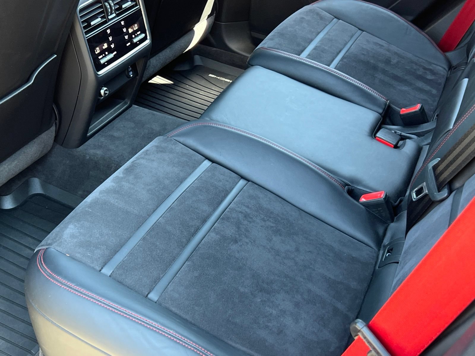 Certified 2023 Porsche Cayenne GTS AWD/4WD image 20