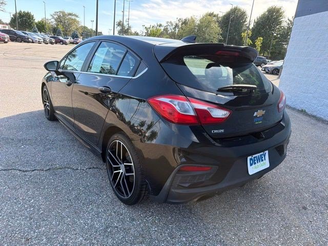 Used 2017 Chevrolet Cruze LT FWD image 3