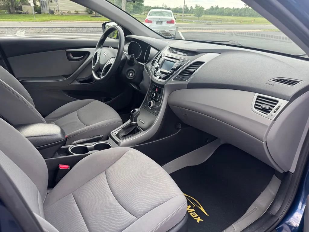 Used 2014 Hyundai Elantra SE w/ Option Group 02 FWD image 8