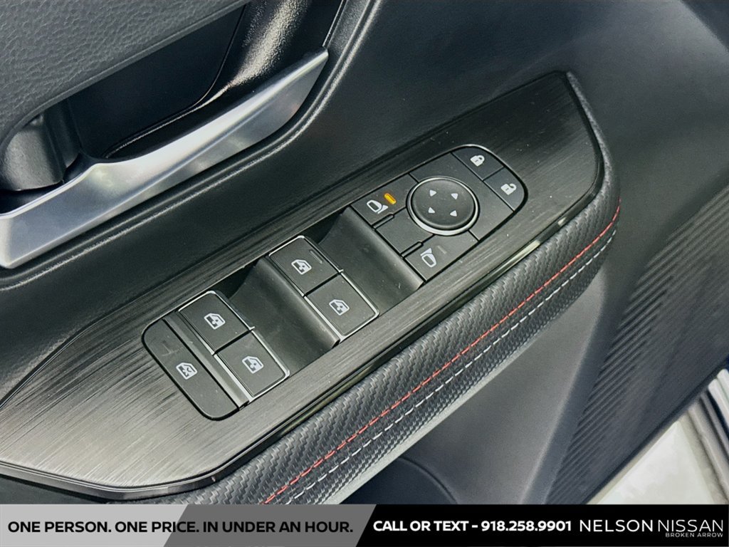 New 2026 Nissan Kicks SR w/ SR Premium Package FWD image 17