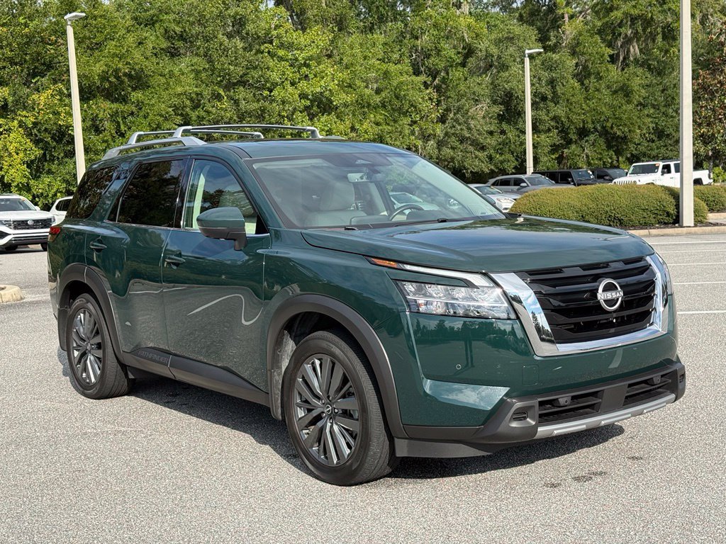 Used 2024 Nissan Pathfinder SL w/ SL Premium Package FWD image 7