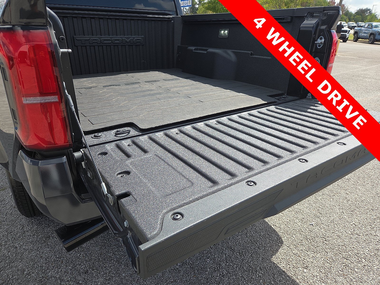 Used 2025 Toyota Tacoma TRD Sport AWD/4WD image 9