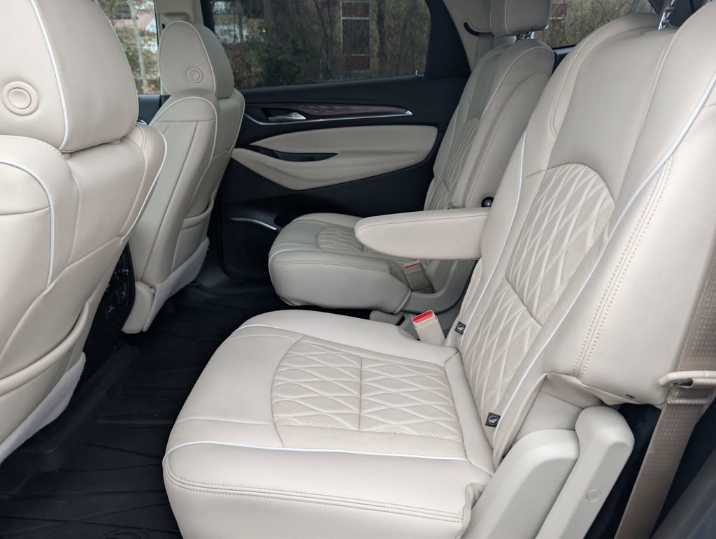 Used 2022 Buick Enclave Avenir w/ Avenir Technology Package image 26