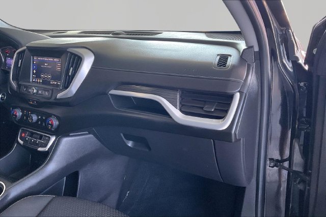 Used 2022 GMC Terrain SLE w/ Driver Convenience Package AWD/4WD image 18