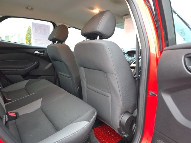 Used 2014 Ford Focus SE image 28