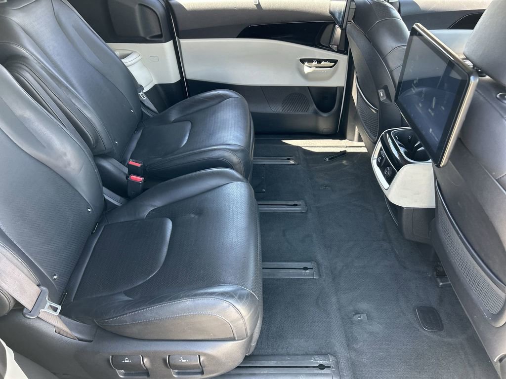 Used 2022 Kia Carnival SX Prestige FWD image 28