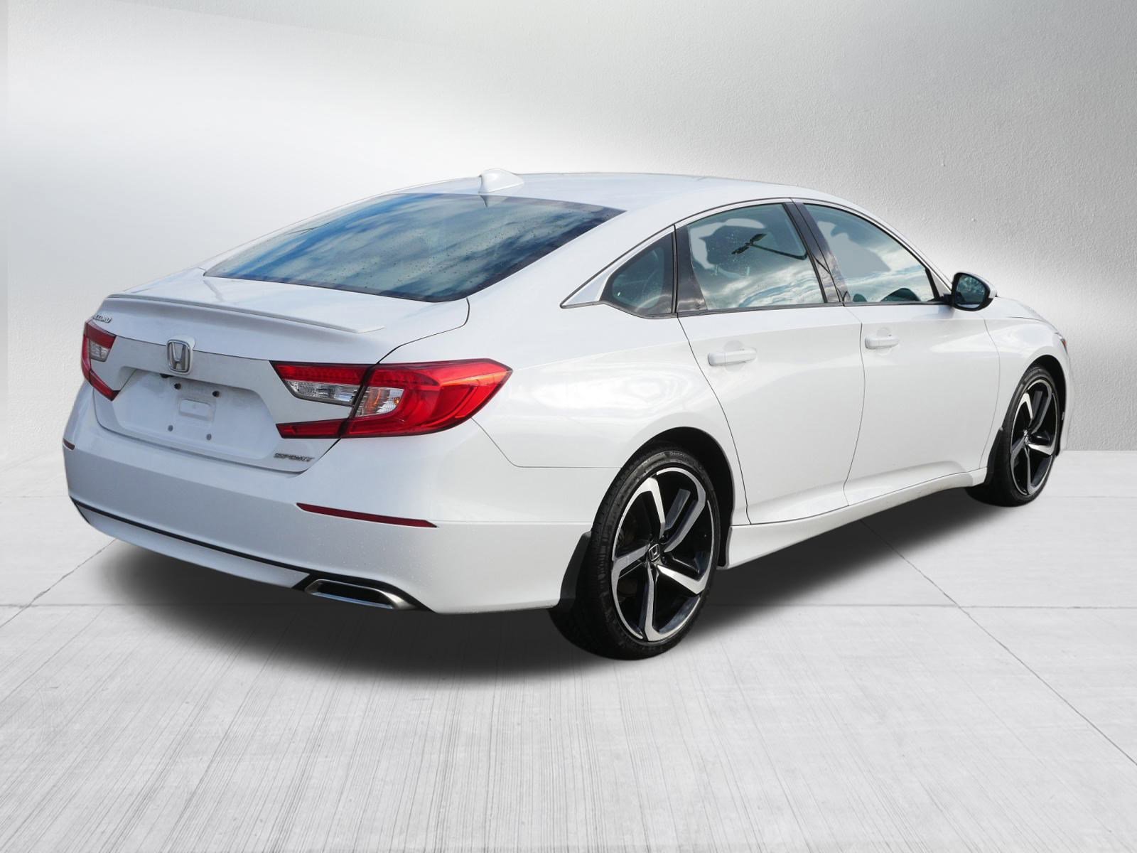 Used 2019 Honda Accord Sport image 3