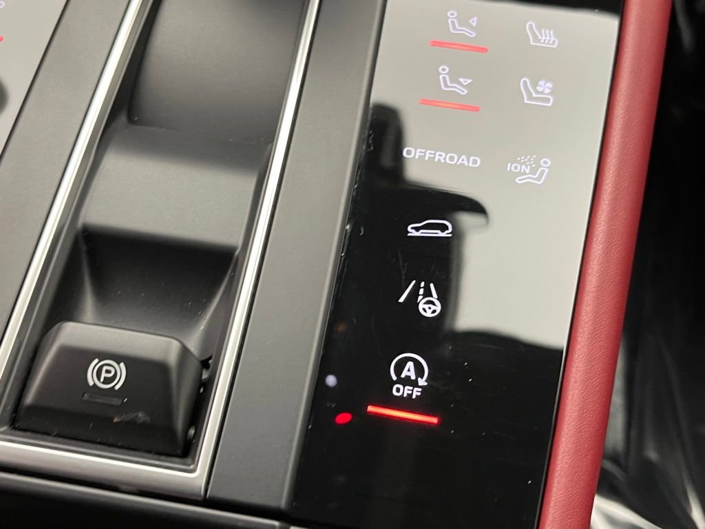 Used 2024 Porsche Macan GTS image 18