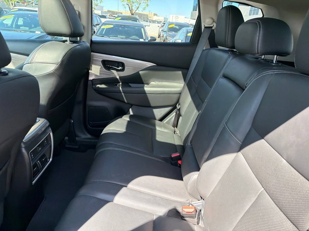Used 2017 Nissan Murano Platinum w/ Platinum Technology Package FWD image 9