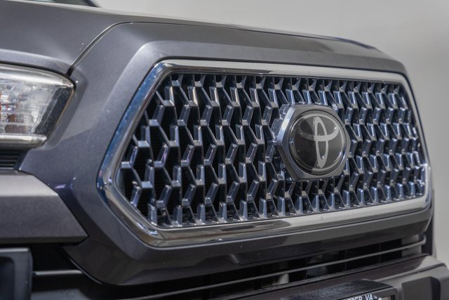 Used 2019 Toyota Tacoma TRD Off-Road image 12