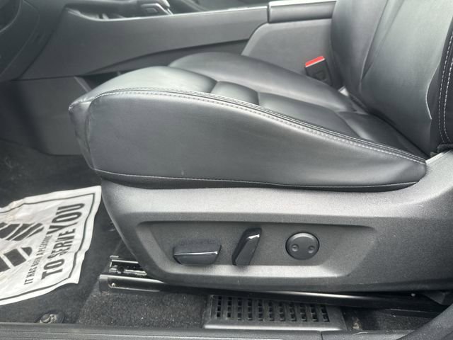 Used 2023 Nissan Rogue SV w/ SV Premium B Package image 16