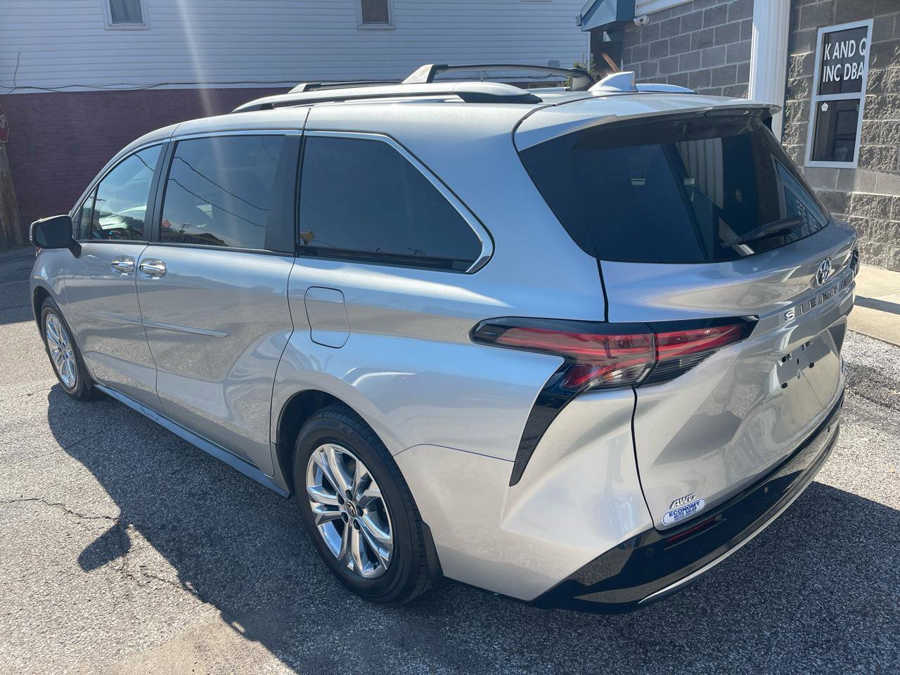 Used 2022 Toyota Sienna Platinum w/ Protection Package (TMS) AWD/4WD image 6