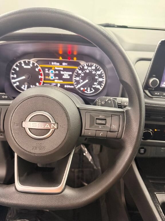 Used 2024 Nissan Rogue S AWD/4WD image 27