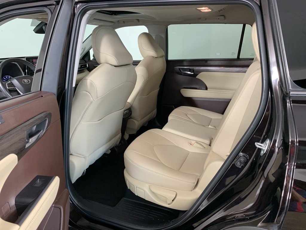 Used 2022 Toyota Highlander Limited image 36