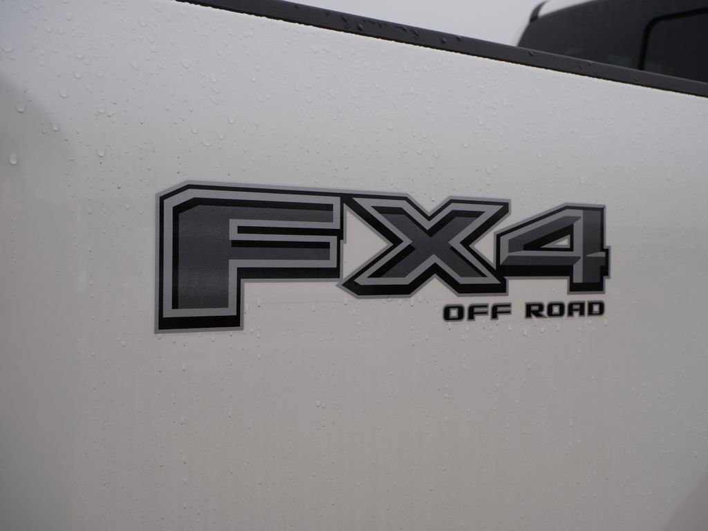 New 2026 Ford F250 Lariat w/ Black Appearance Package AWD/4WD image 9