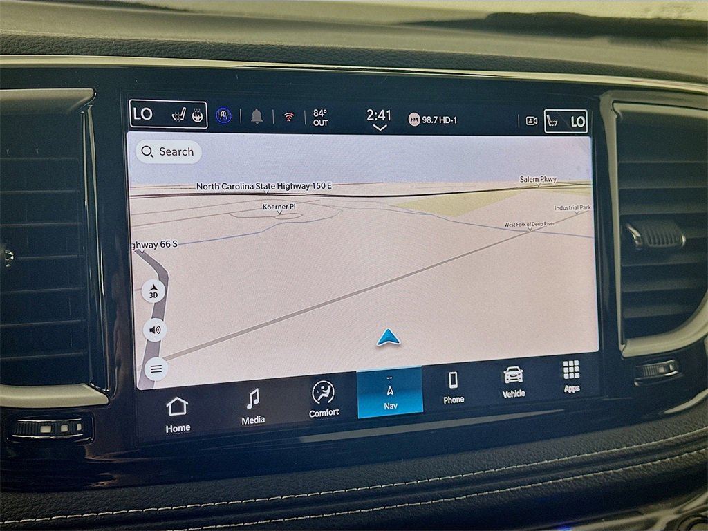 New 2025 Chrysler Pacifica Select w/ Uconnect Theater Family Group image 15