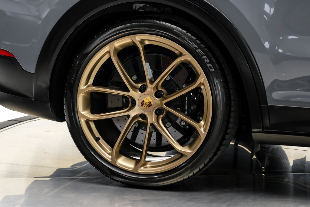 Used 2023 Porsche Cayenne Turbo GT AWD/4WD image 58