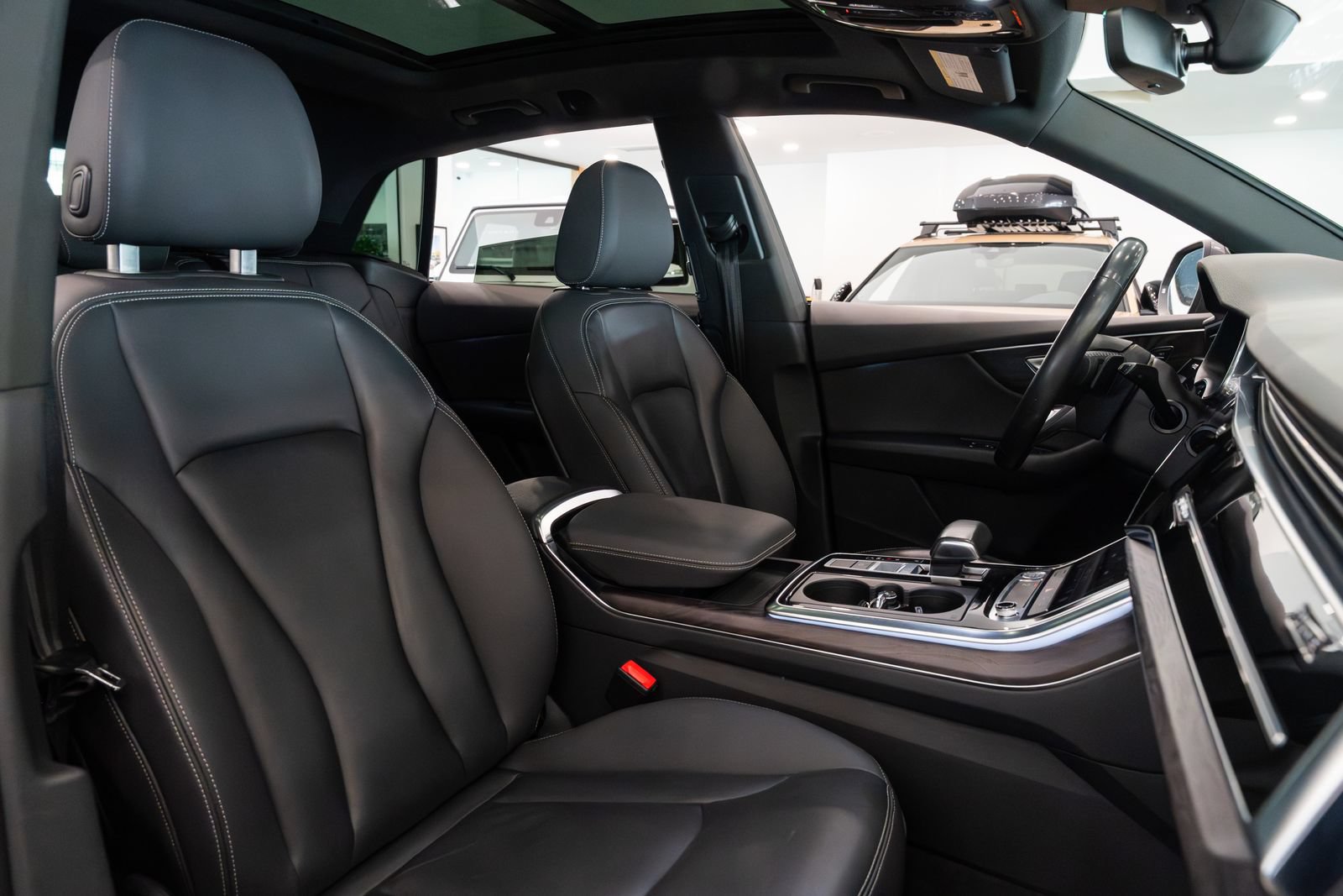 Used 2019 Audi Q8 Premium w/ Convenience Package AWD/4WD image 24
