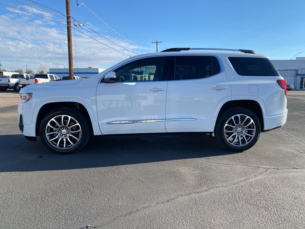 Used 2023 GMC Acadia Denali image 3