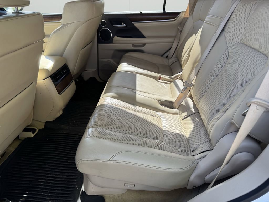 Used 2020 Lexus LX 570 4WD w/ Luxury Package image 21