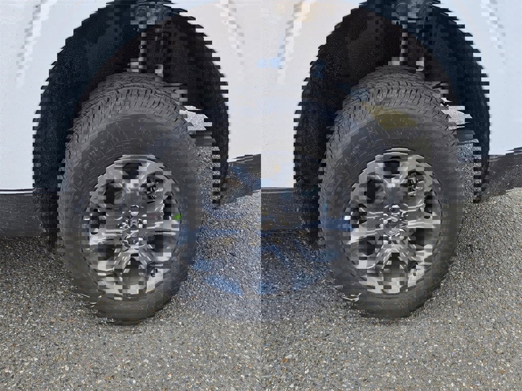 New 2025 Ford Maverick XLT w/ XLT Luxury Package image 9