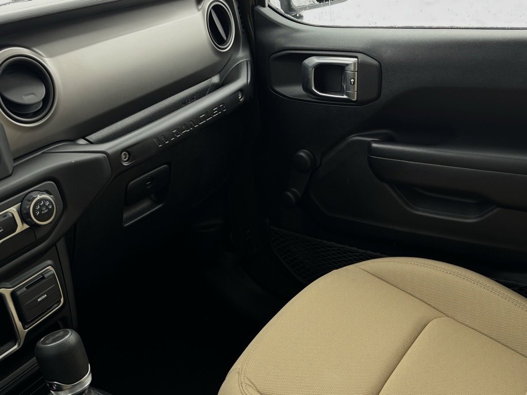 Used 2021 Jeep Wrangler Sport image 33