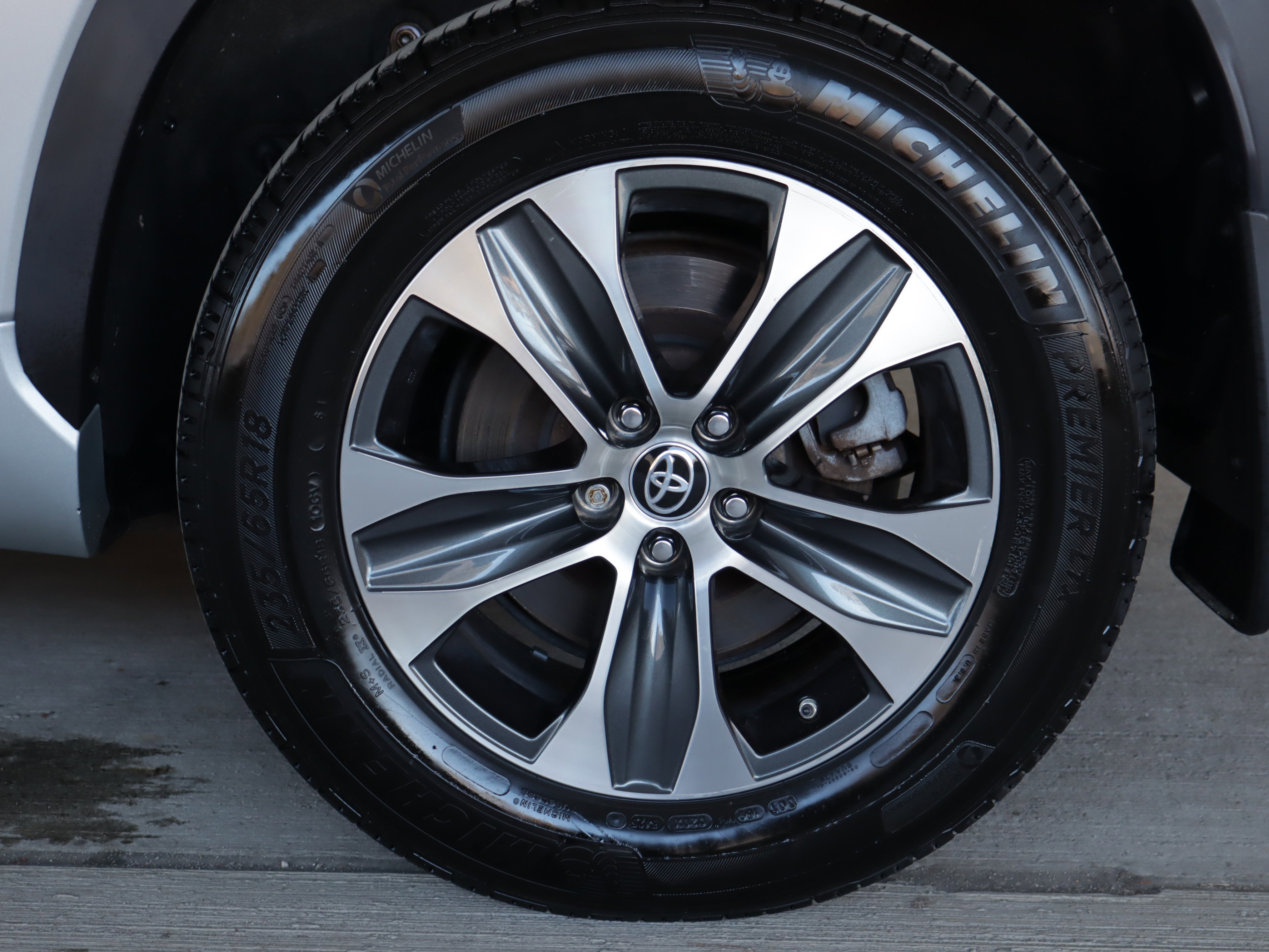 Used 2022 Toyota Highlander XLE image 29